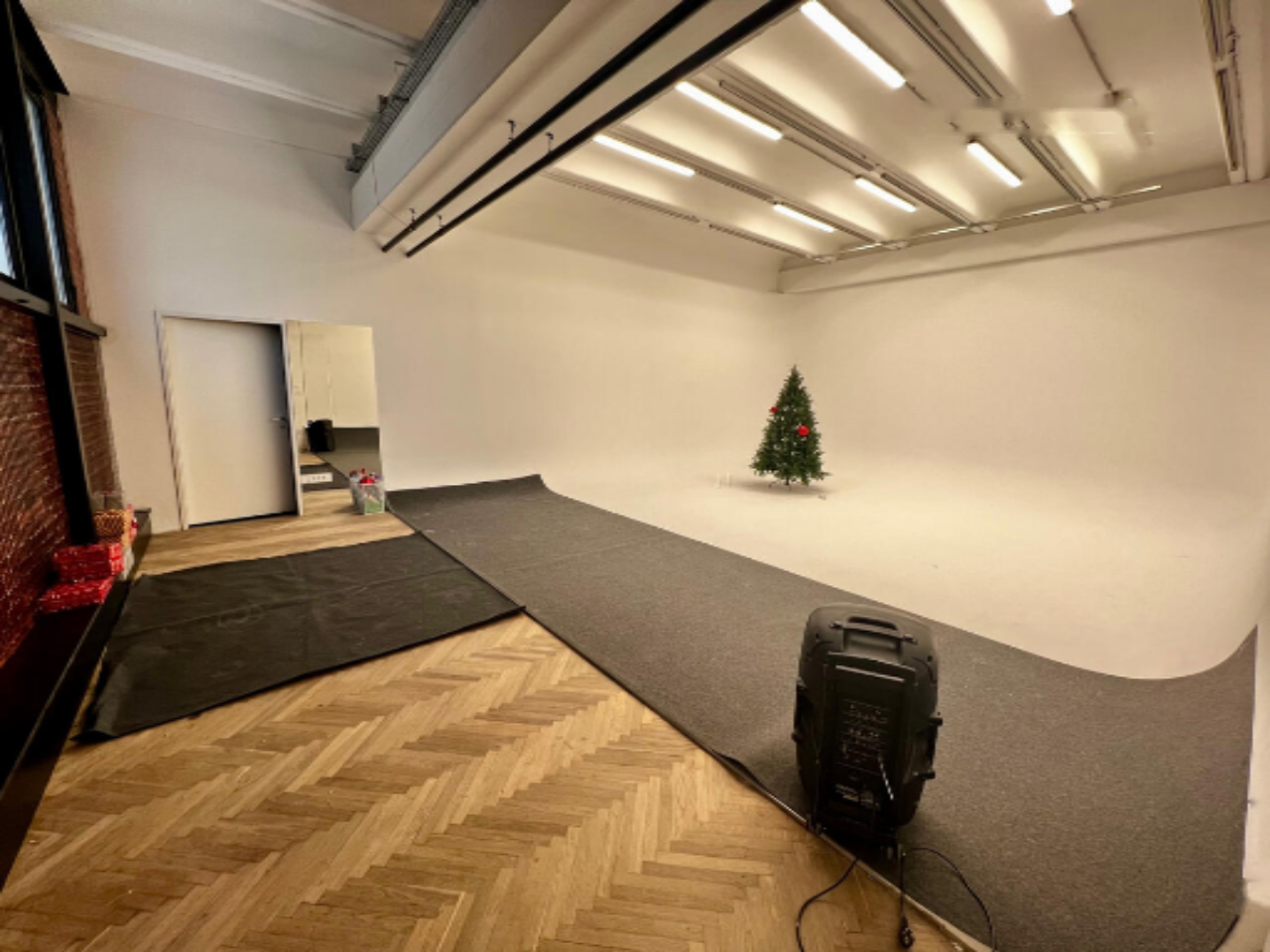 Офис в Любляне, Словения, 2 250 м² - фото 5