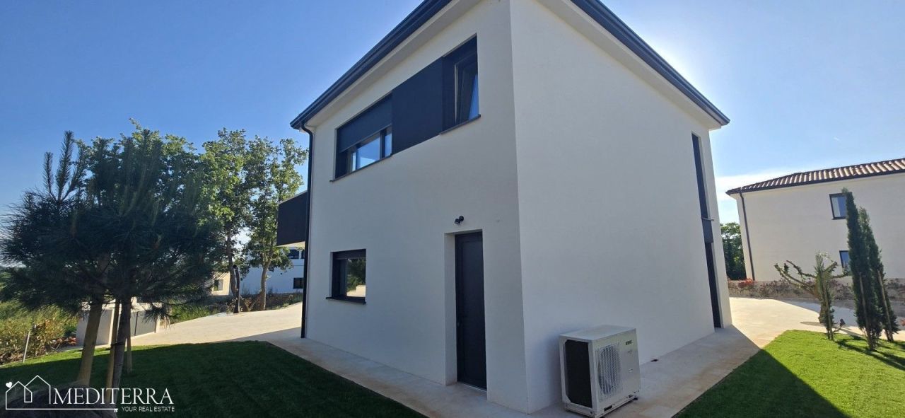 Вилла в Врсаре, Хорватия, 200 м² - фото 3