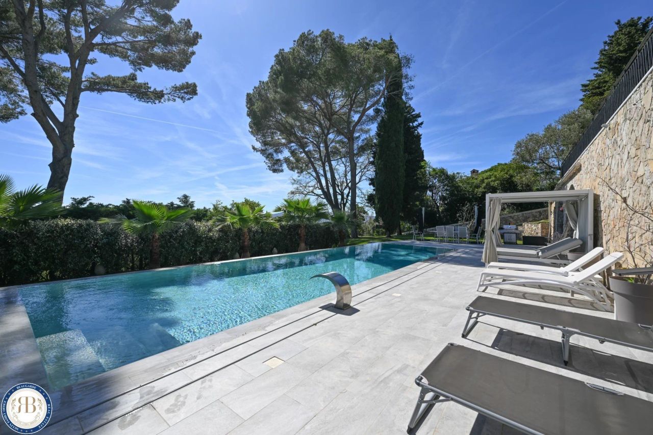 Дом в Мужене, Франция, 372 м² - фото 4