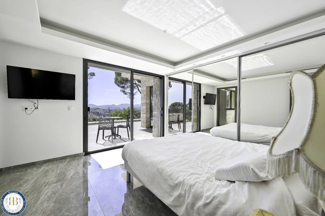 Дом в Мужене, Франция, 372 м² - фото 12