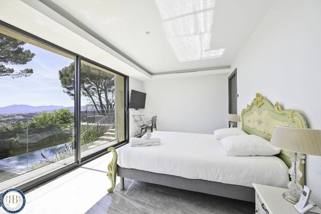 Дом в Мужене, Франция, 372 м² - фото 13