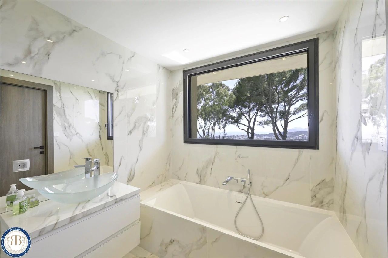 Дом в Мужене, Франция, 372 м² - фото 17