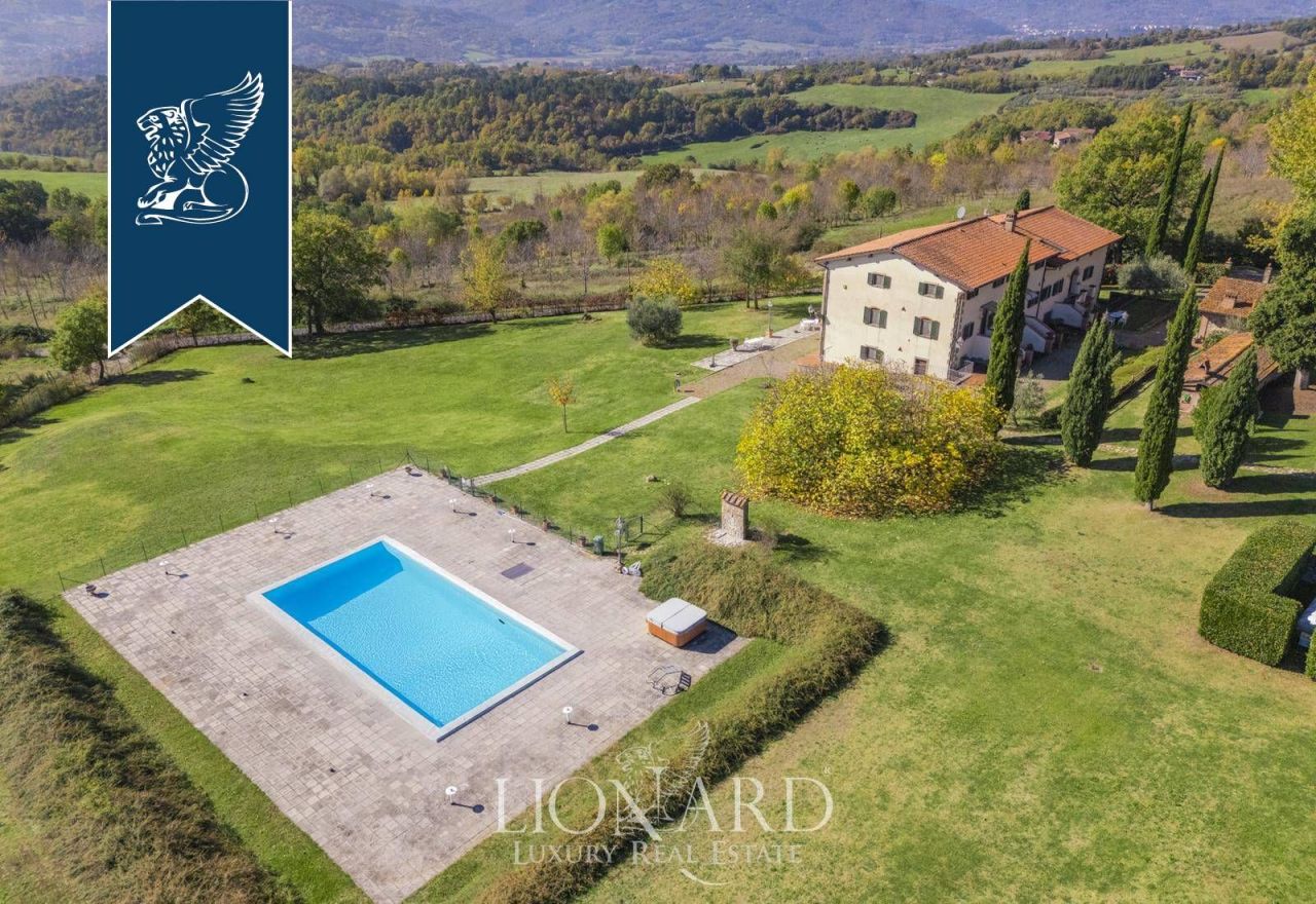 Ферма в Ареццо, Италия, 1 300 м² - фото 3