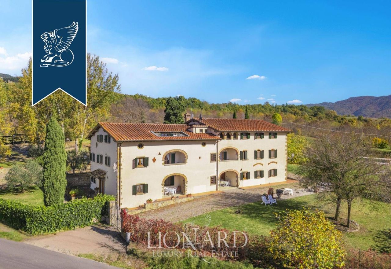 Ферма в Ареццо, Италия, 1 300 м² - фото 5