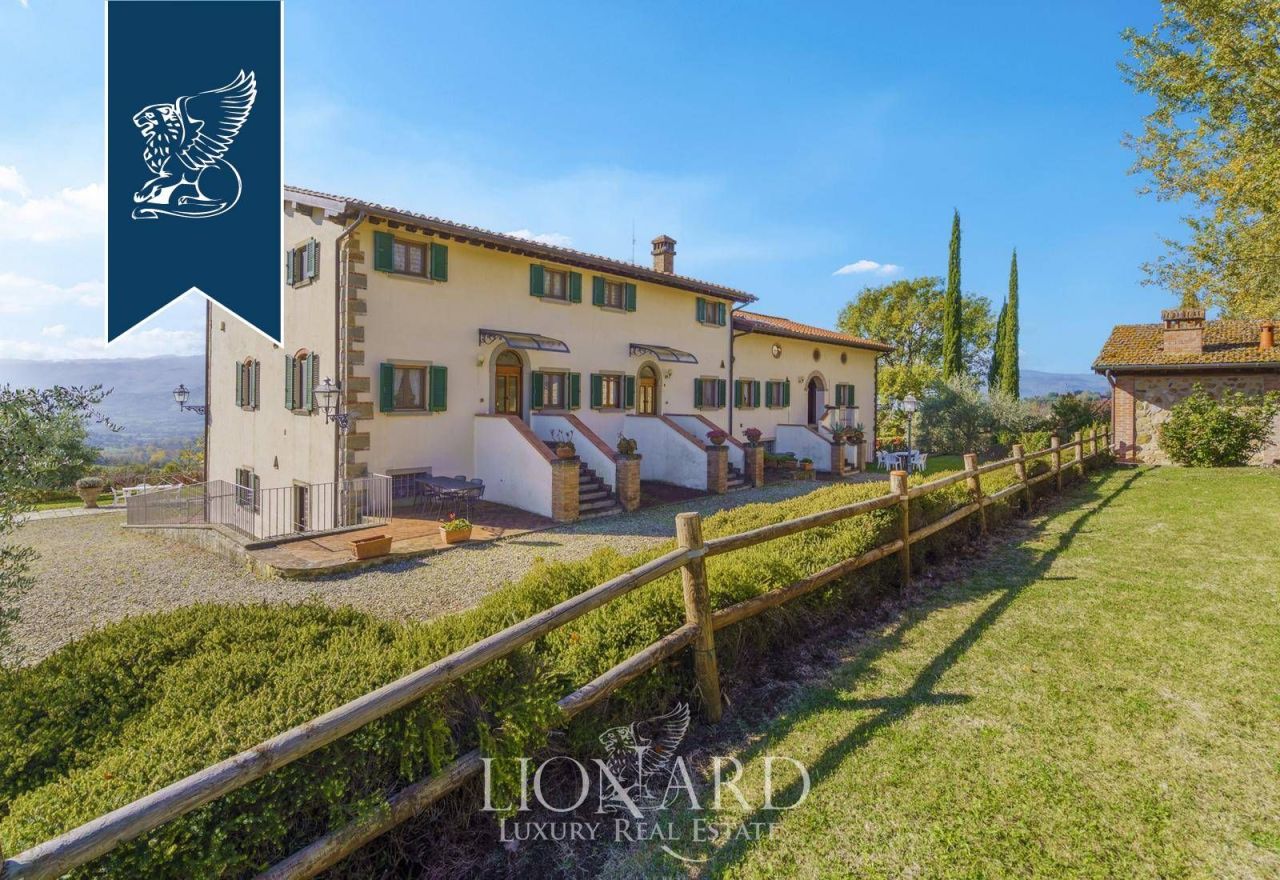 Ферма в Ареццо, Италия, 1 300 м² - фото 8