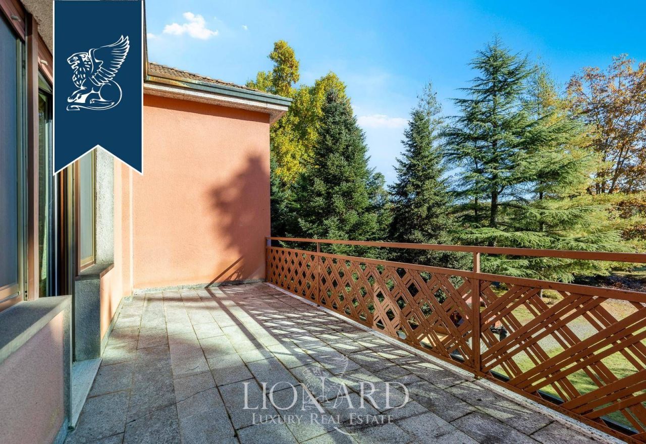 Вилла в Новаре, Италия, 1 732 м² - фото 11