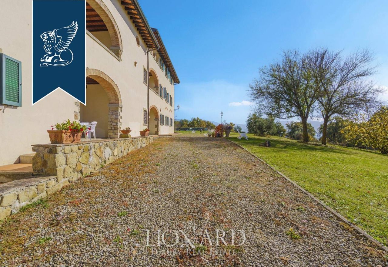 Ферма в Ареццо, Италия, 1 300 м² - фото 12