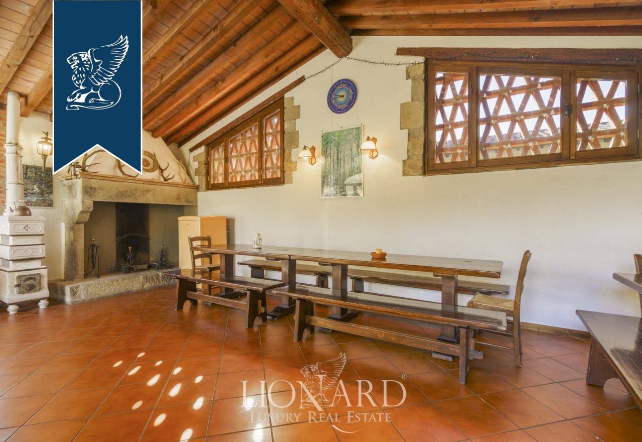 Ферма в Ареццо, Италия, 1 300 м² - фото 18