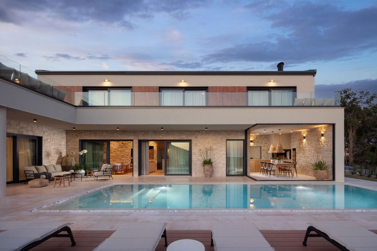 Вилла в Тиняне, Хорватия, 220 м² - фото 1