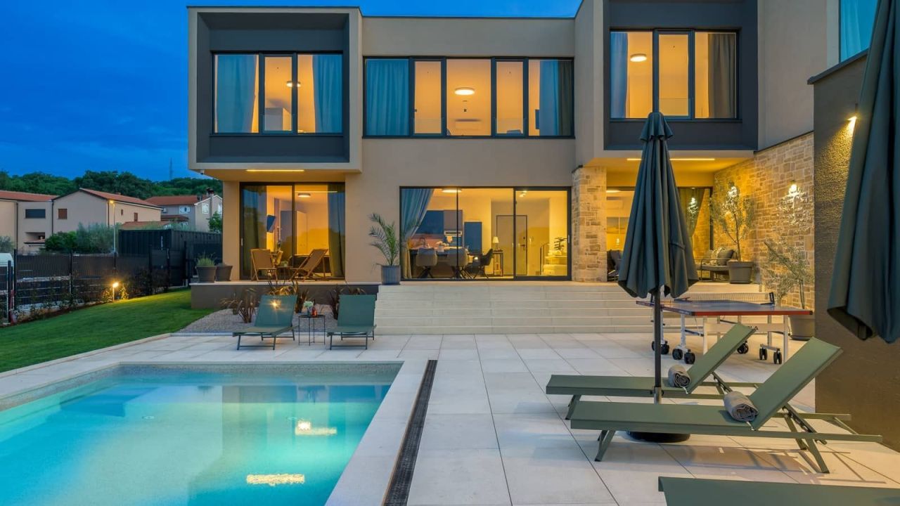 Вилла в Ровини, Хорватия, 250 м² - фото 1