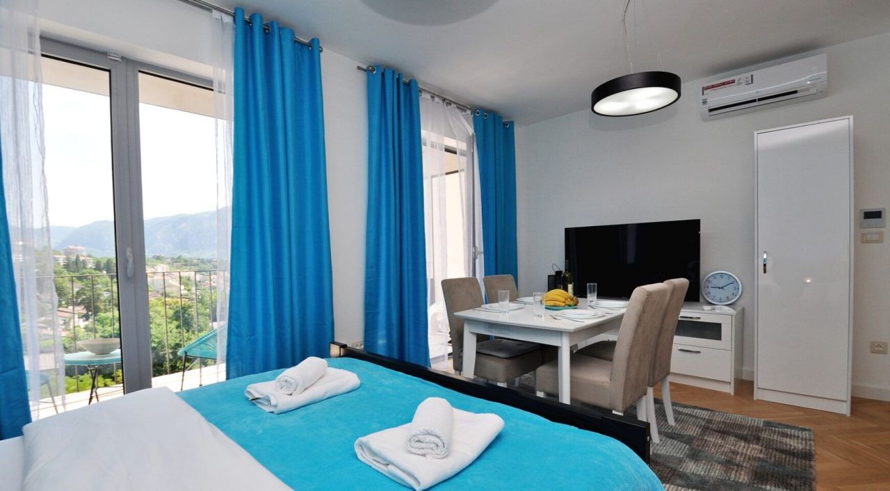 Студия в Доброте, Черногория, 38 м² - фото 4