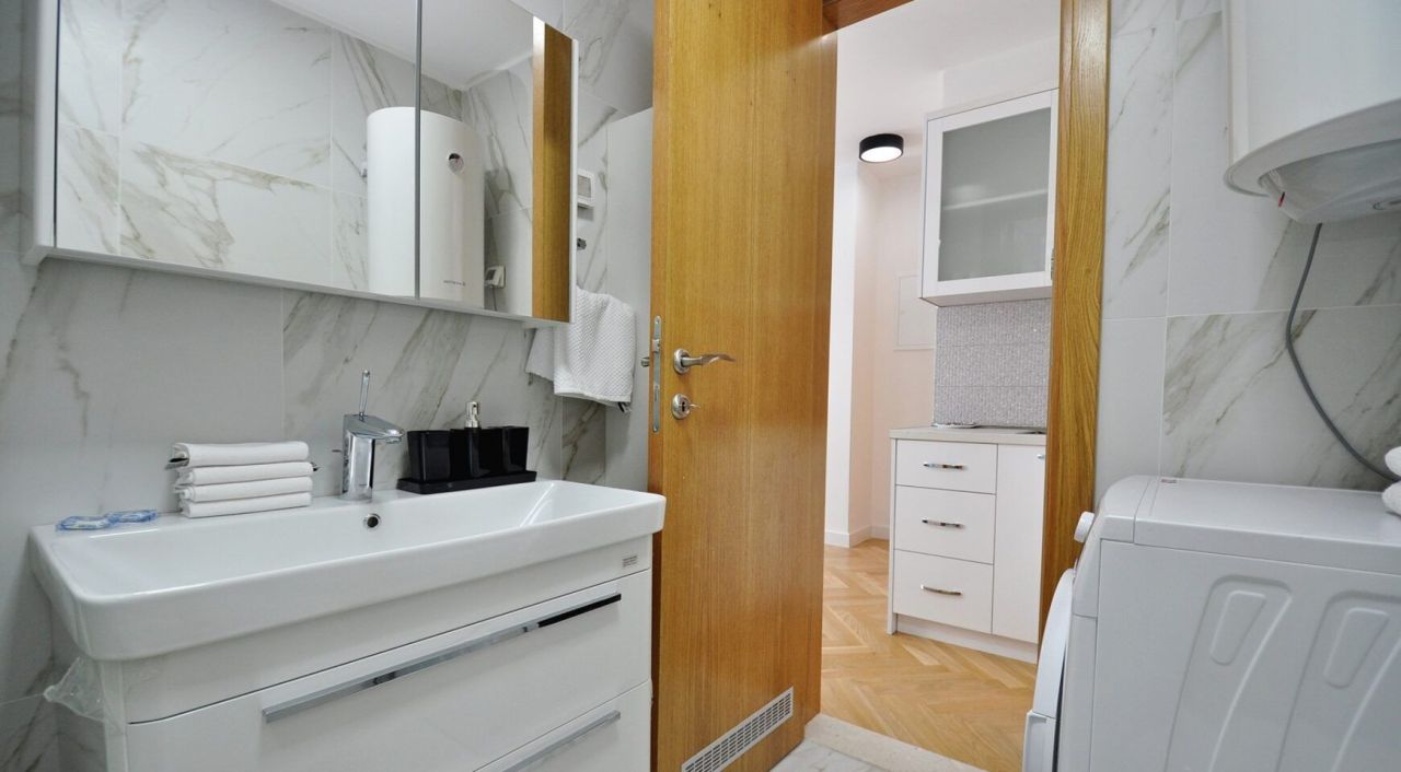 Студия в Доброте, Черногория, 38 м² - фото 12