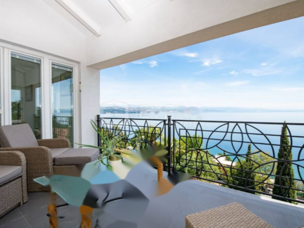 Квартира в Опатии, Хорватия, 222 м² - фото 1