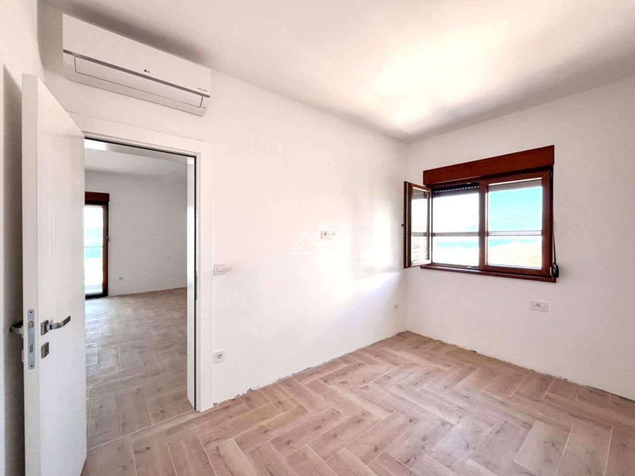 Апартаменты в Тивате, Черногория, 72 м² - фото 7