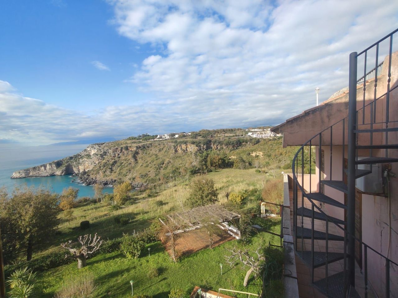 Квартира в Скалее, Италия, 900 м² - фото 1