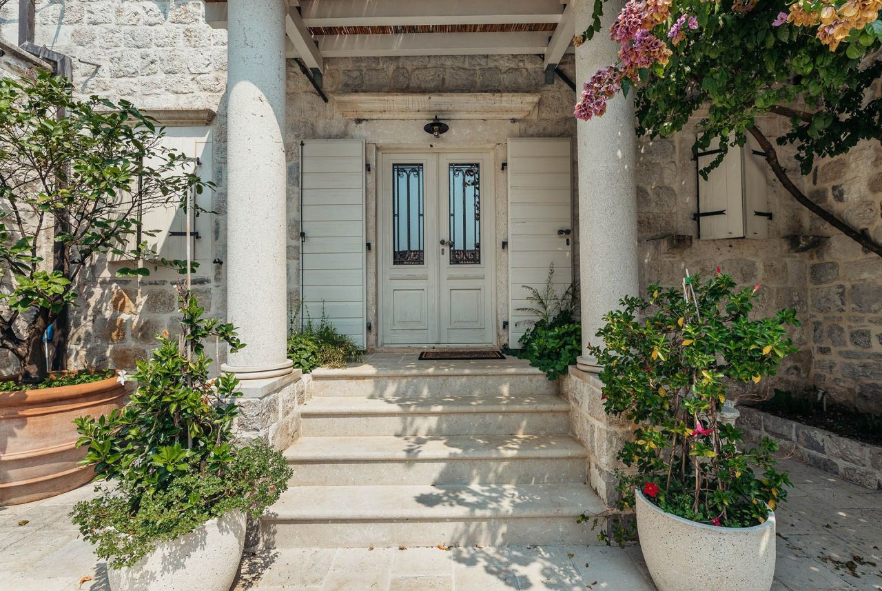 Вилла в Перасте, Черногория, 382 м² - фото 5