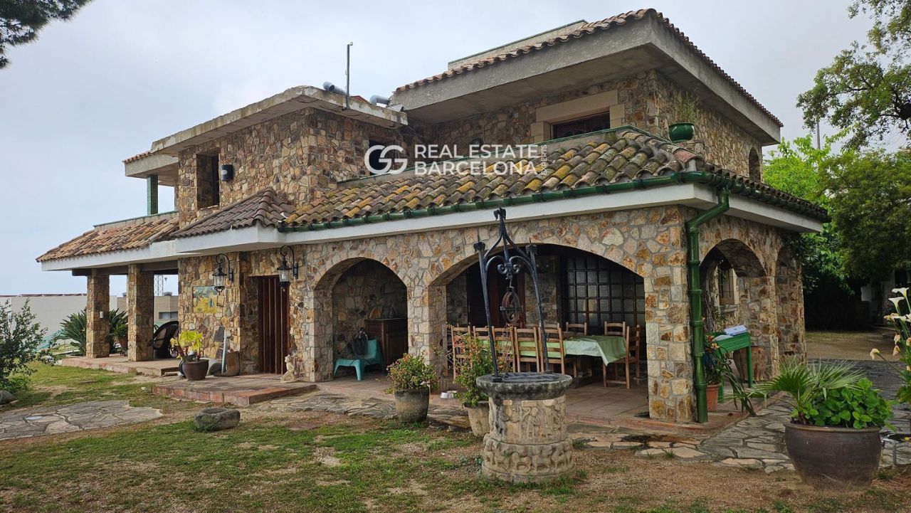 Земля в Барселоне, Испания, 3 м² - фото 9