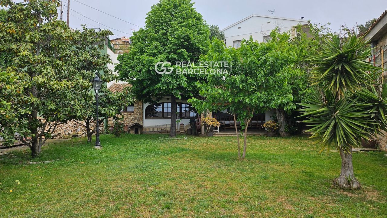 Земля в Барселоне, Испания, 3 м² - фото 11