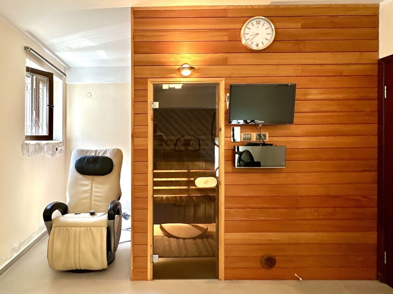 Коммерческая недвижимость в Будве, Черногория, 72 м² - фото 2