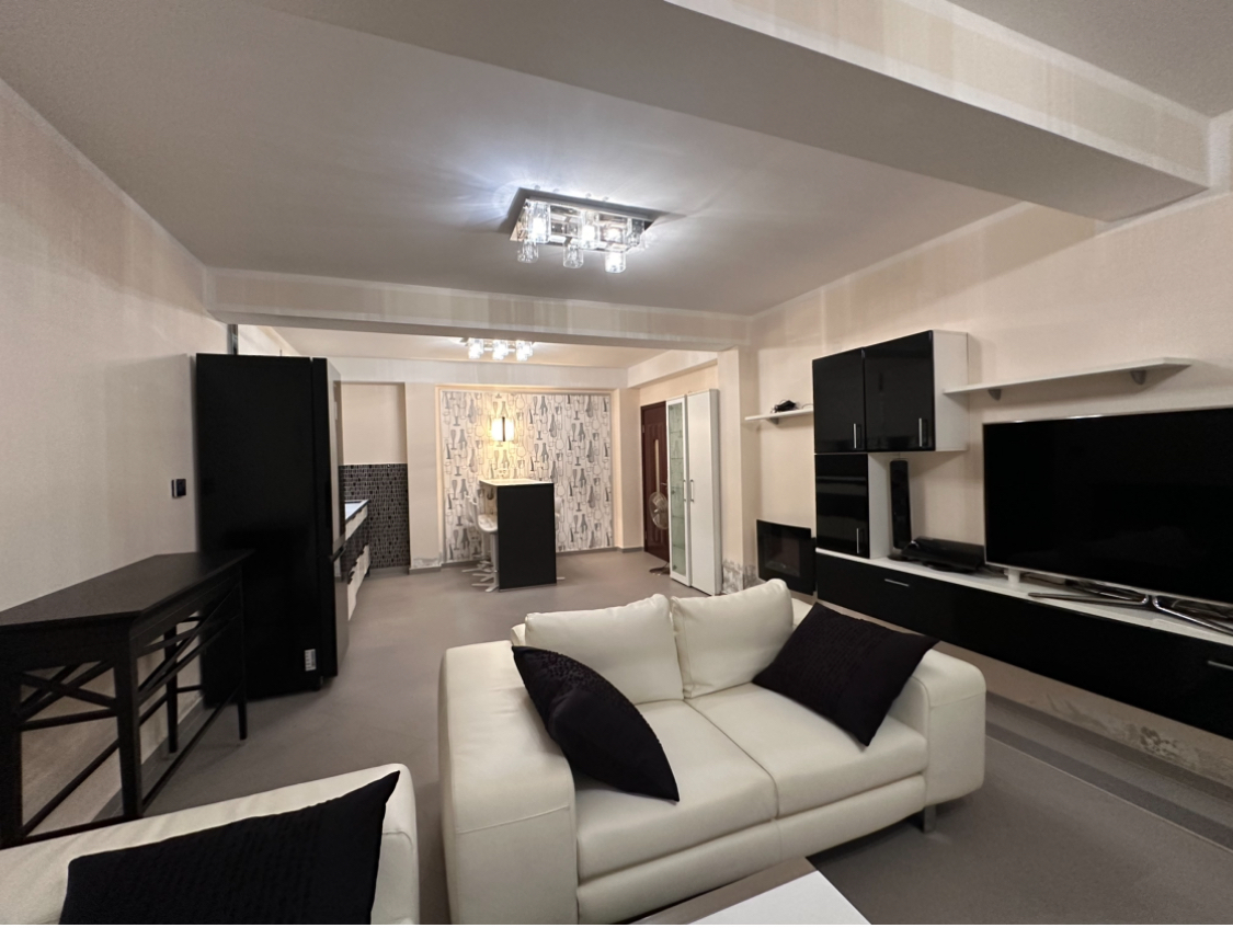 Коммерческая недвижимость в Будве, Черногория, 72 м² - фото 1