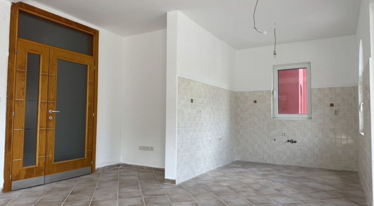 Квартира в Тивате, Черногория, 80 м² - фото 6