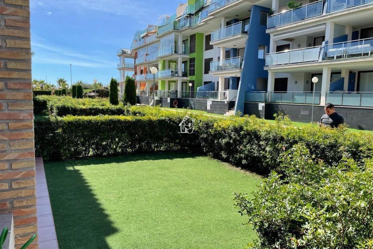 Доходный дом в Ориуэла Коста, Испания, 105 м² - фото 1