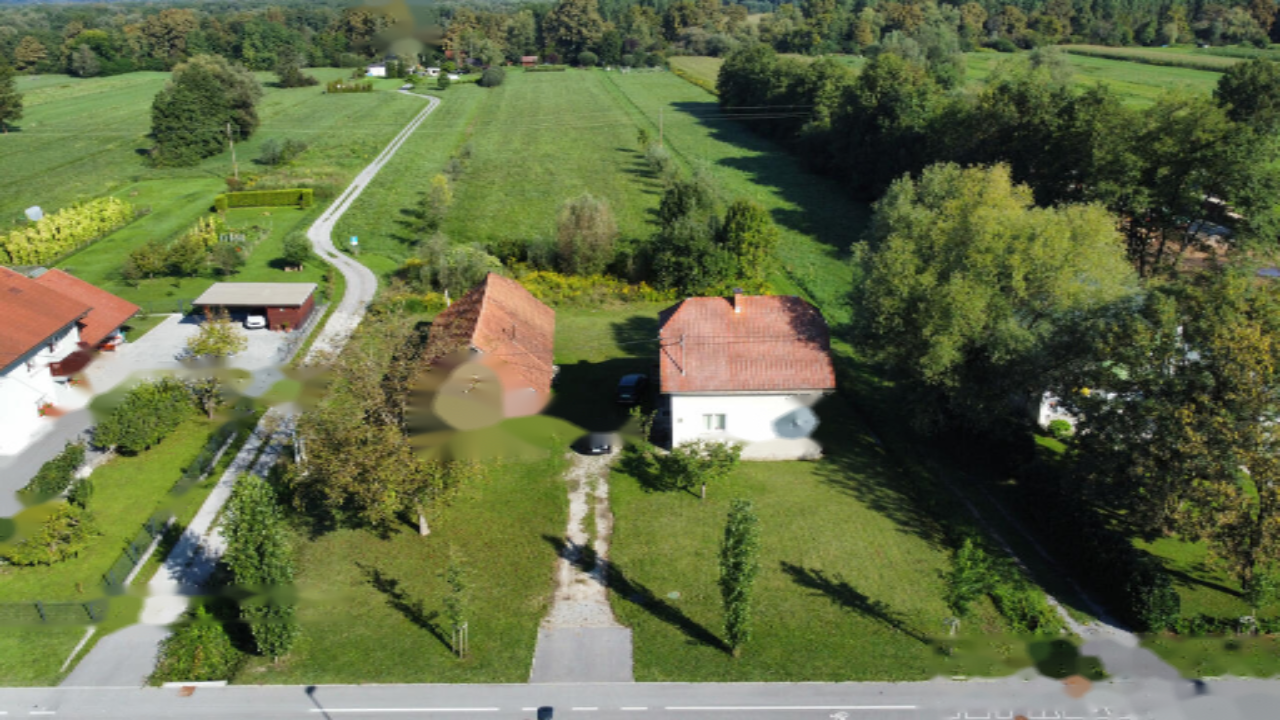 Земля в Любляне, Словения, 1 471 м² - фото 1