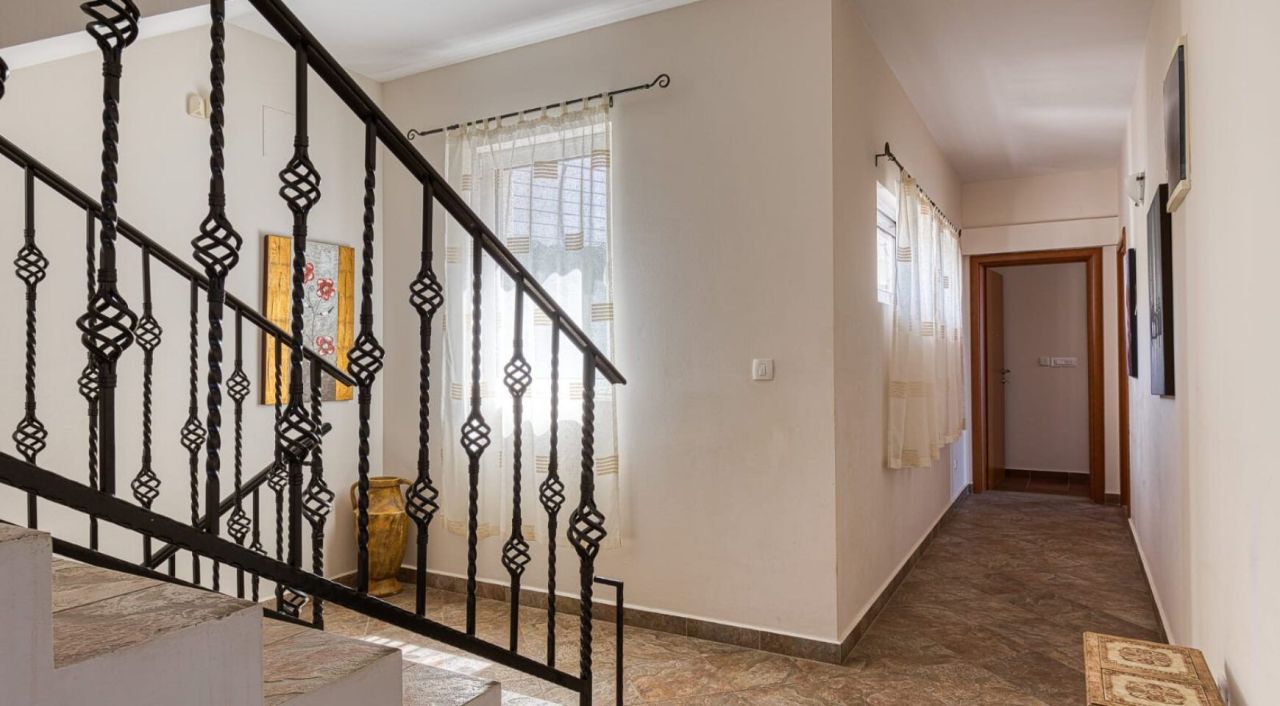 Вилла в Бечичи, Черногория, 495 м² - фото 6