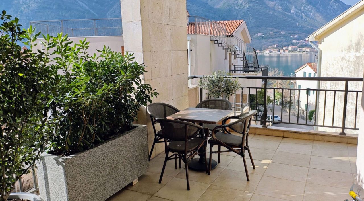 Квартира в Доброте, Черногория, 114 м² - фото 2