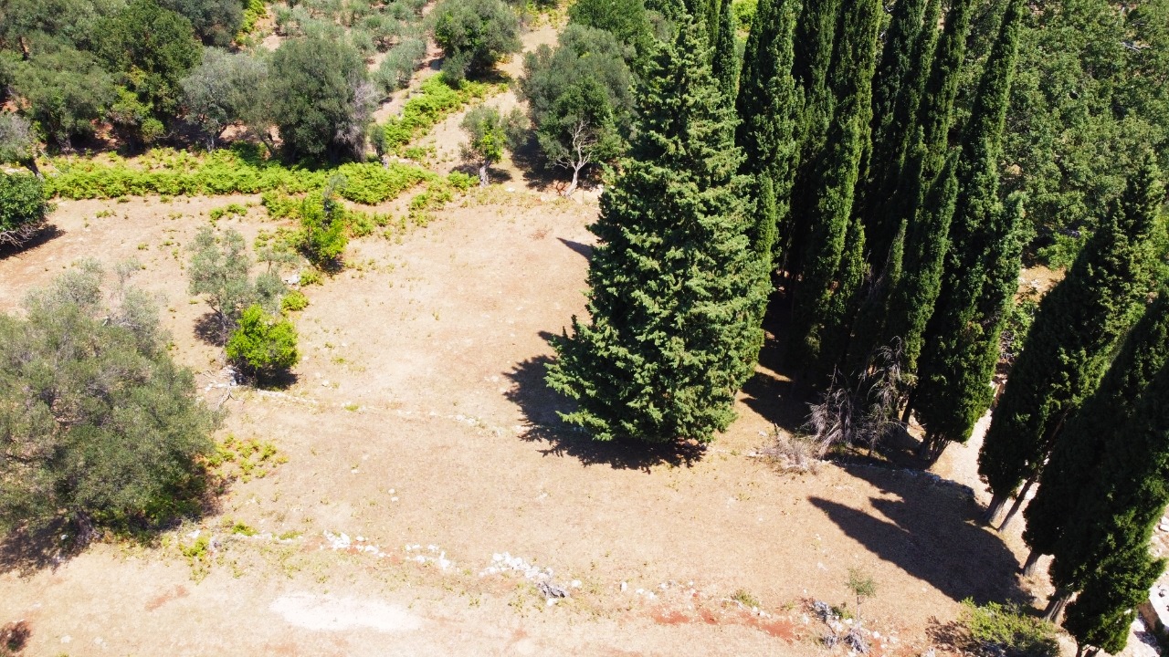 Земля в Херцег-Нови, Черногория, 2 391 м² - фото 2