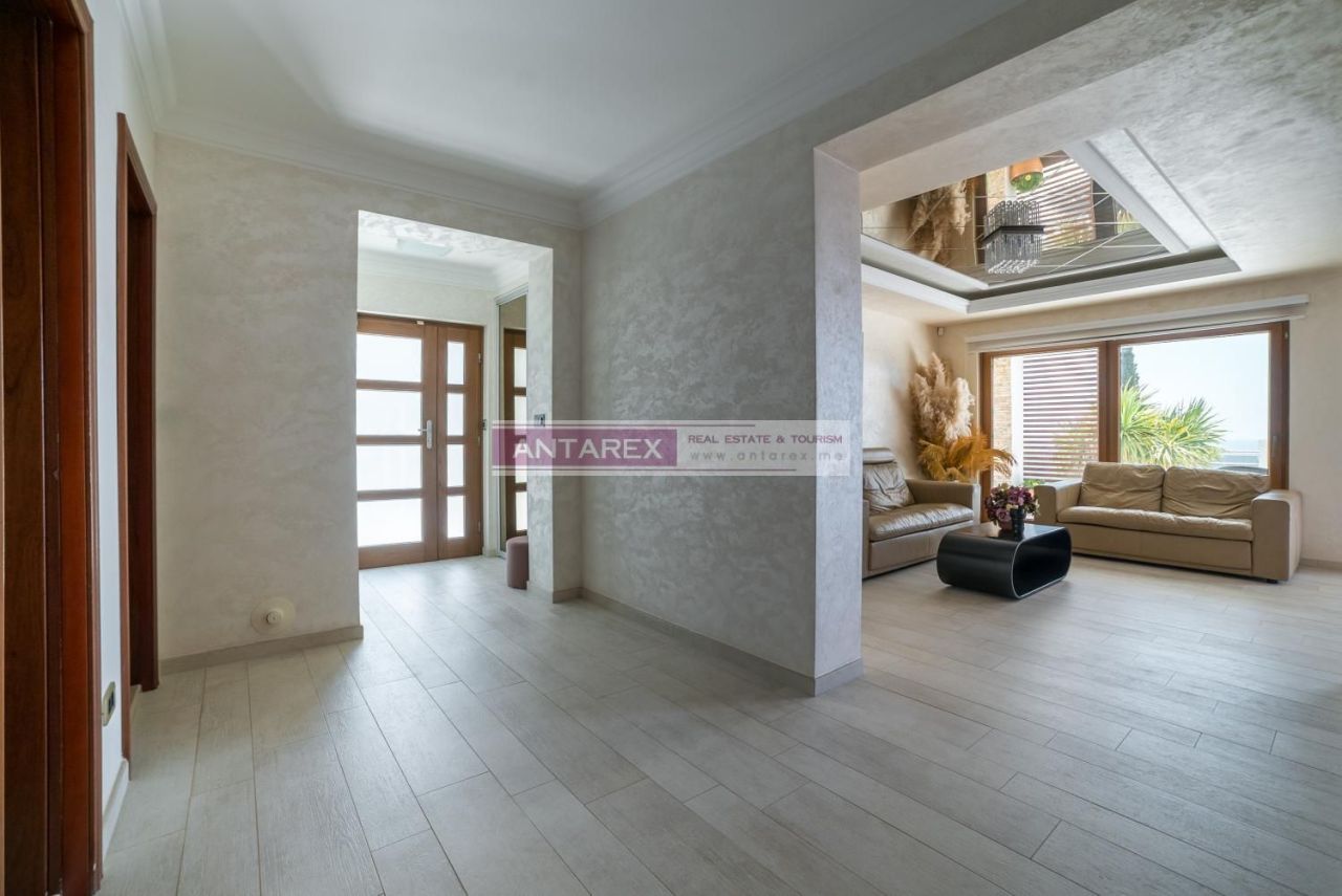 Вилла в Бечичи, Черногория, 300 м² - фото 12