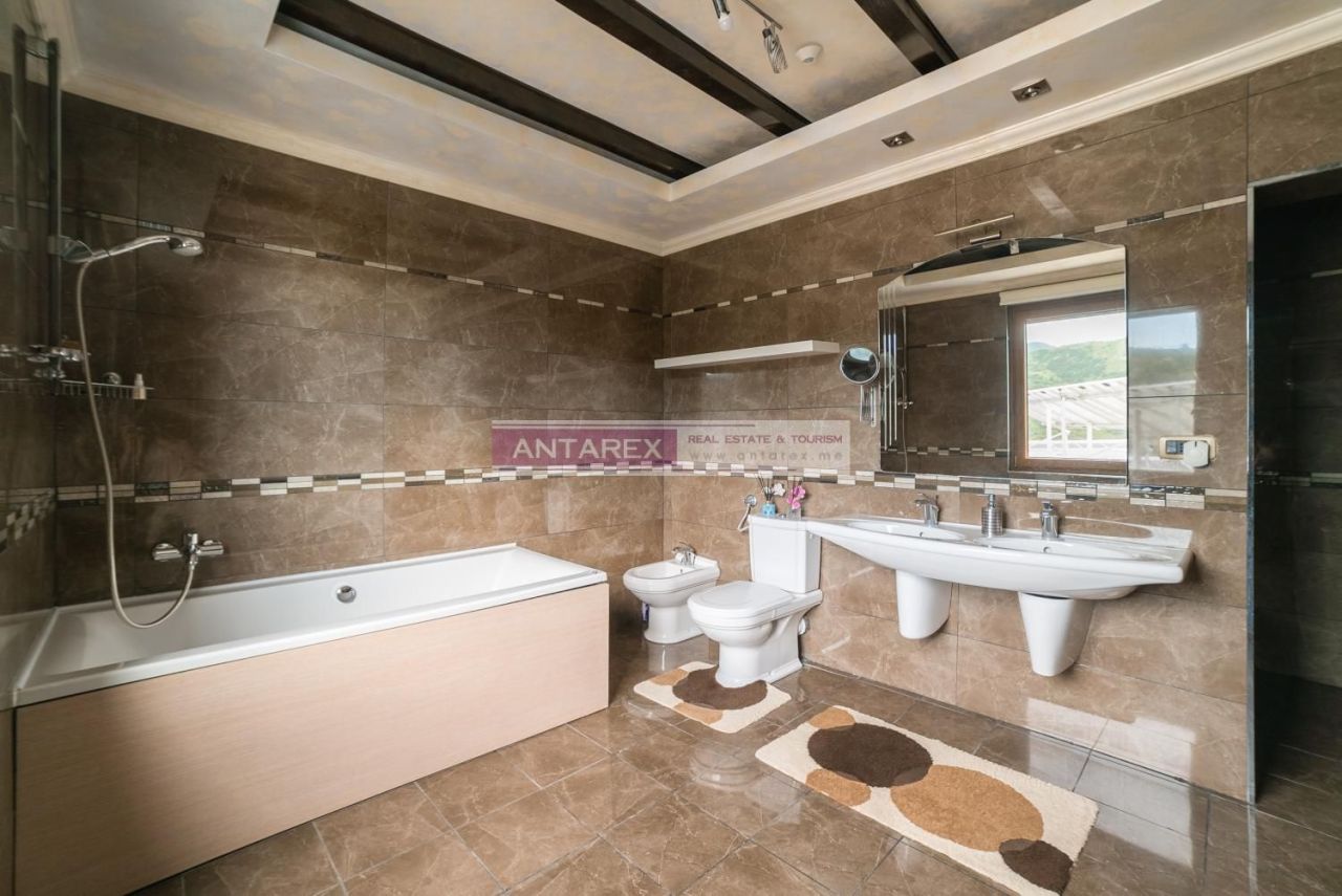 Вилла в Бечичи, Черногория, 300 м² - фото 15