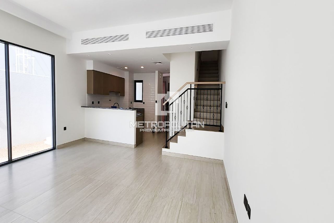 Таунхаус в Дубае, ОАЭ, 220 м² - фото 1