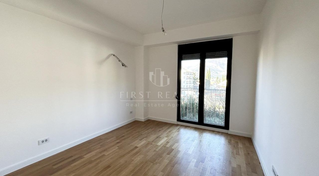 Квартира в Тивате, Черногория, 48 м² - фото 5