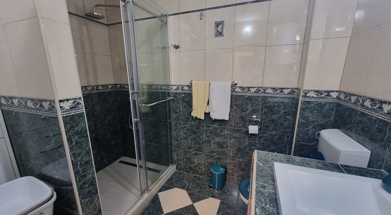 Квартира в Доброте, Черногория, 150 м² - фото 12