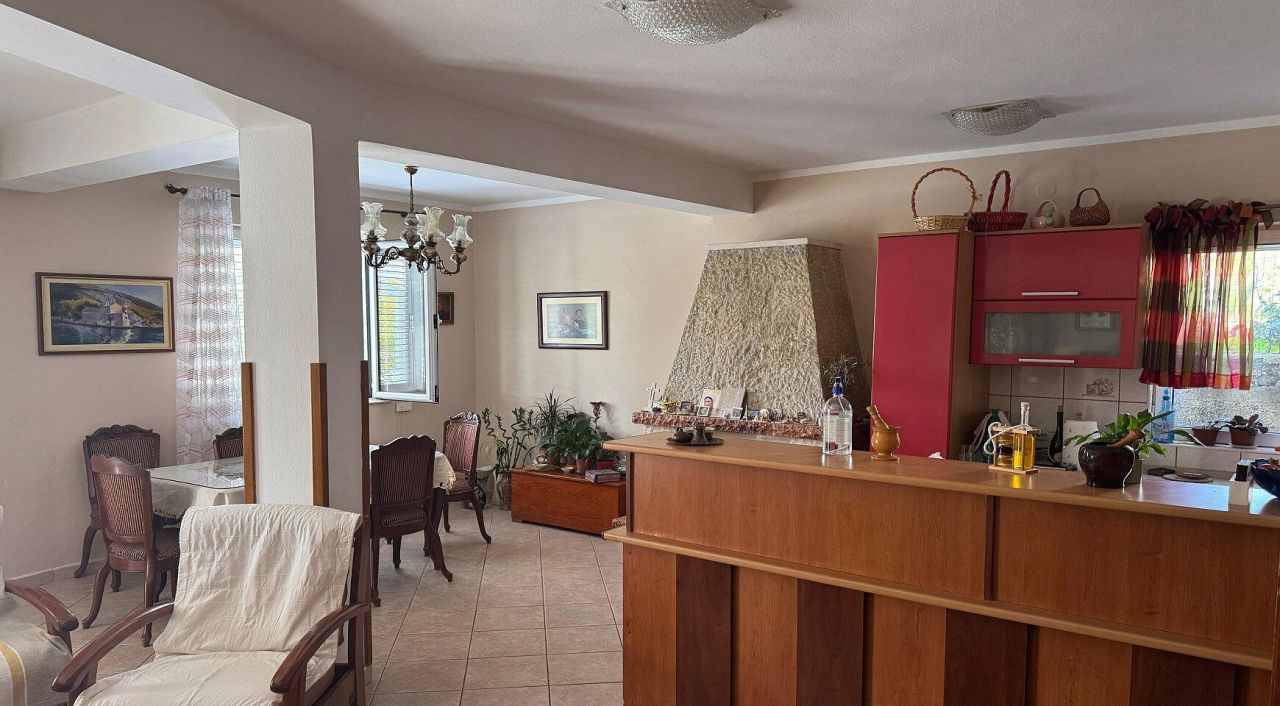 Дом в Тивате, Черногория, 257 м² - фото 7