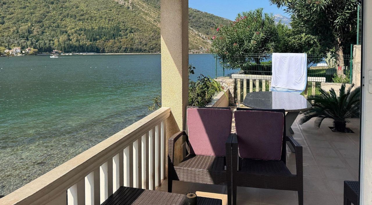 Дом в Тивате, Черногория, 257 м² - фото 6