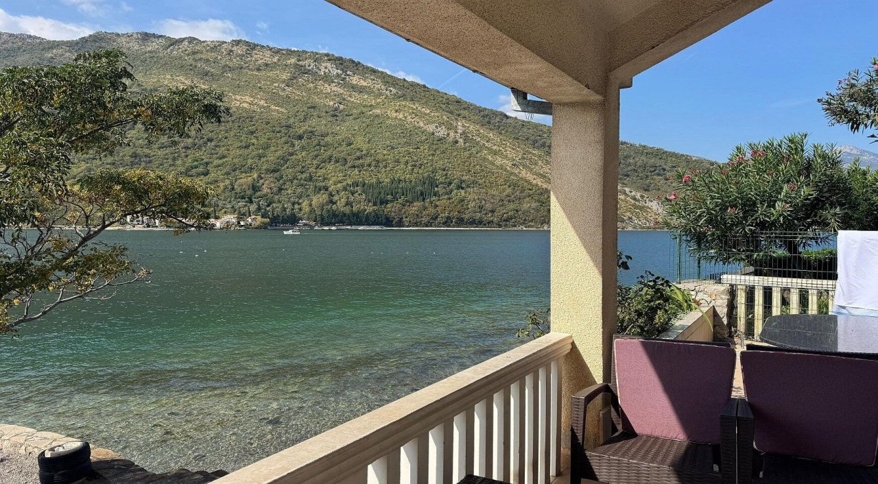 Дом в Тивате, Черногория, 257 м² - фото 5