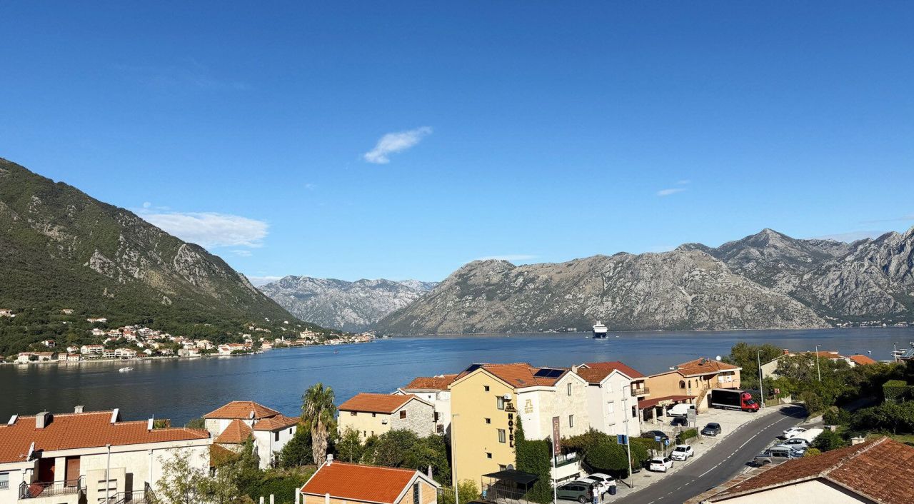 Квартира в Доброте, Черногория, 120 м² - фото 15