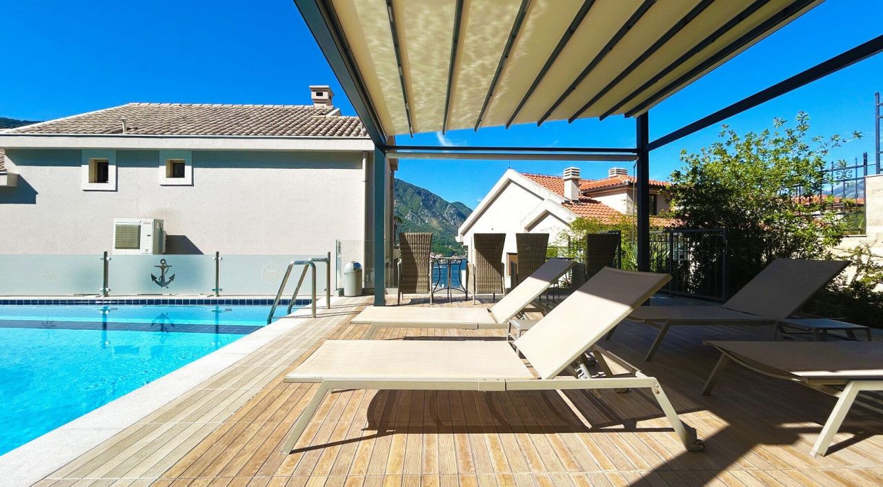 Квартира в Доброте, Черногория, 85 м² - фото 2