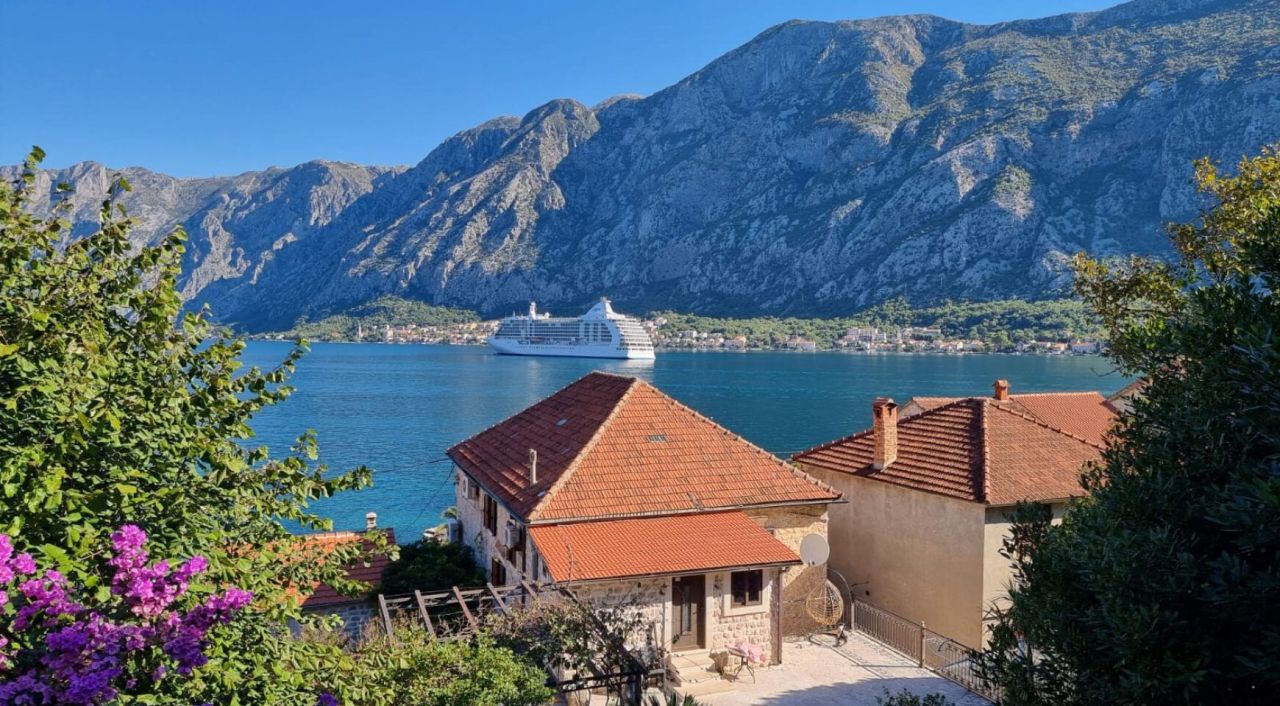 Дом в Прчани, Черногория, 140 м² - фото 1