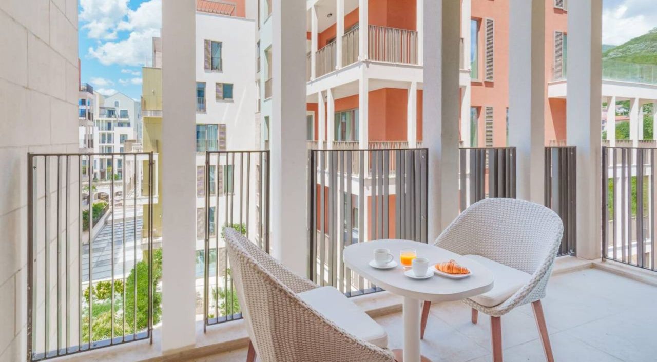 Квартира в Тивате, Черногория, 55 м² - фото 2