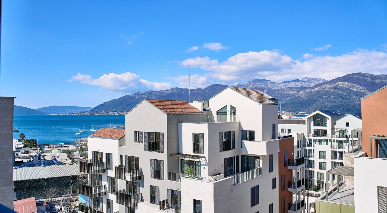 Квартира в Тивате, Черногория, 102 м² - фото 4