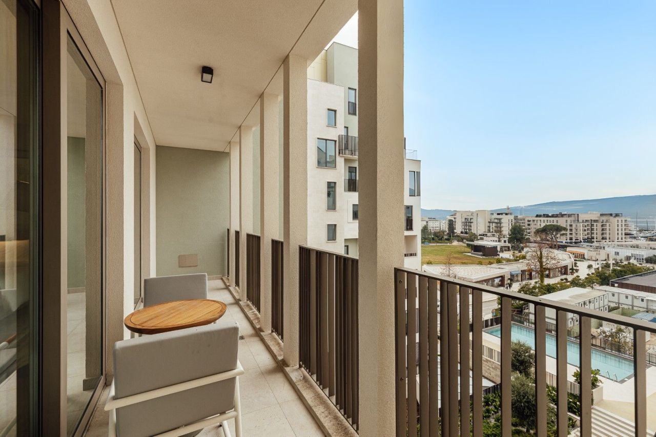 Апартаменты в Тивате, Черногория, 56 м² - фото 14