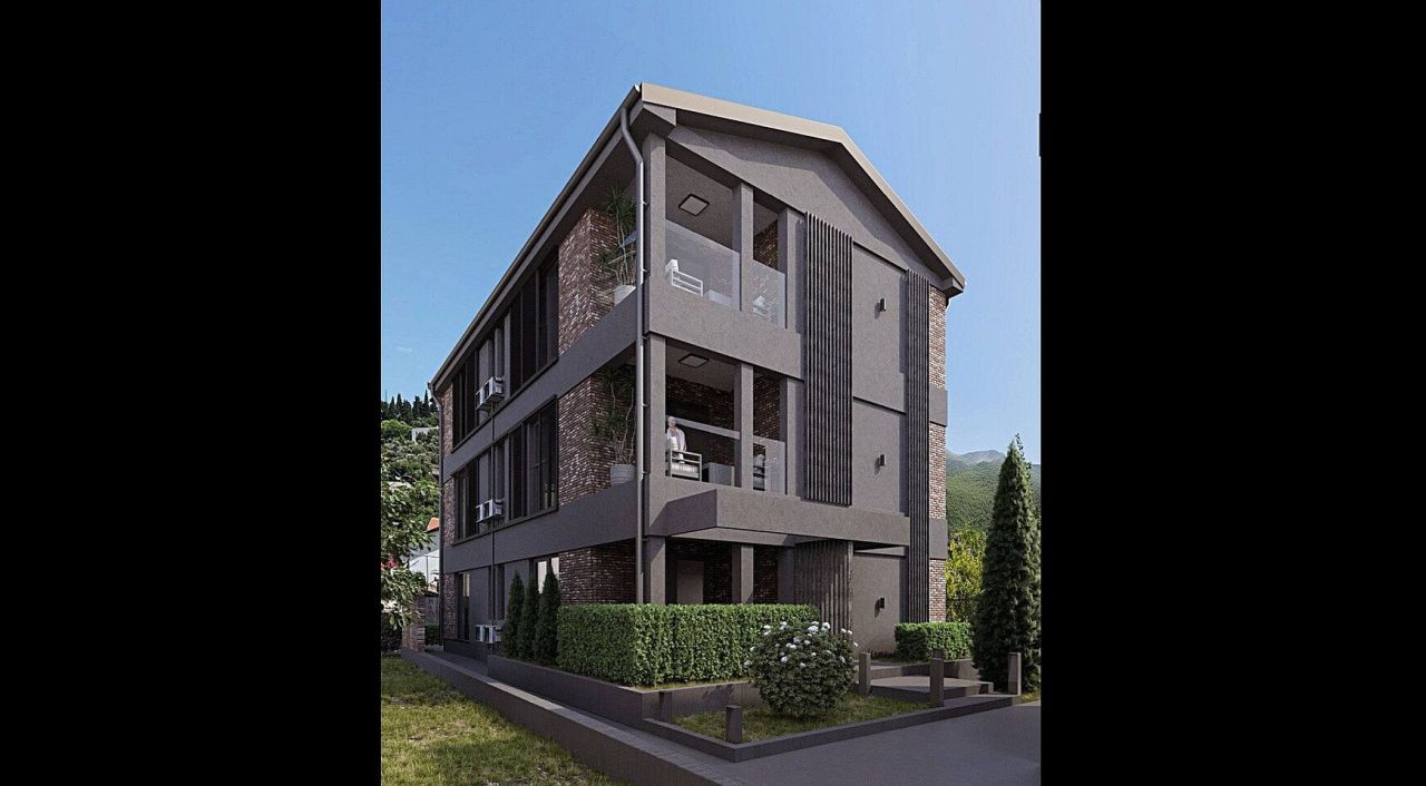 Дом под реконструкцию в Тивате, Черногория, 330 м² - фото 2