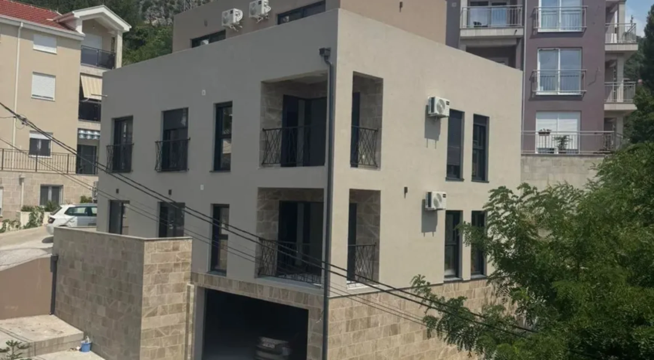 Дом в Тивате, Черногория, 262 м² - фото 2