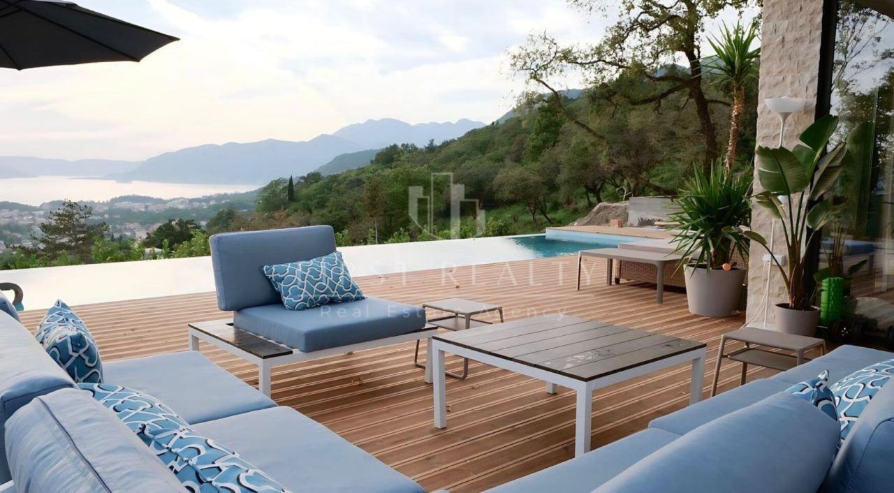 Вилла в Тивате, Черногория, 200 м² - фото 4