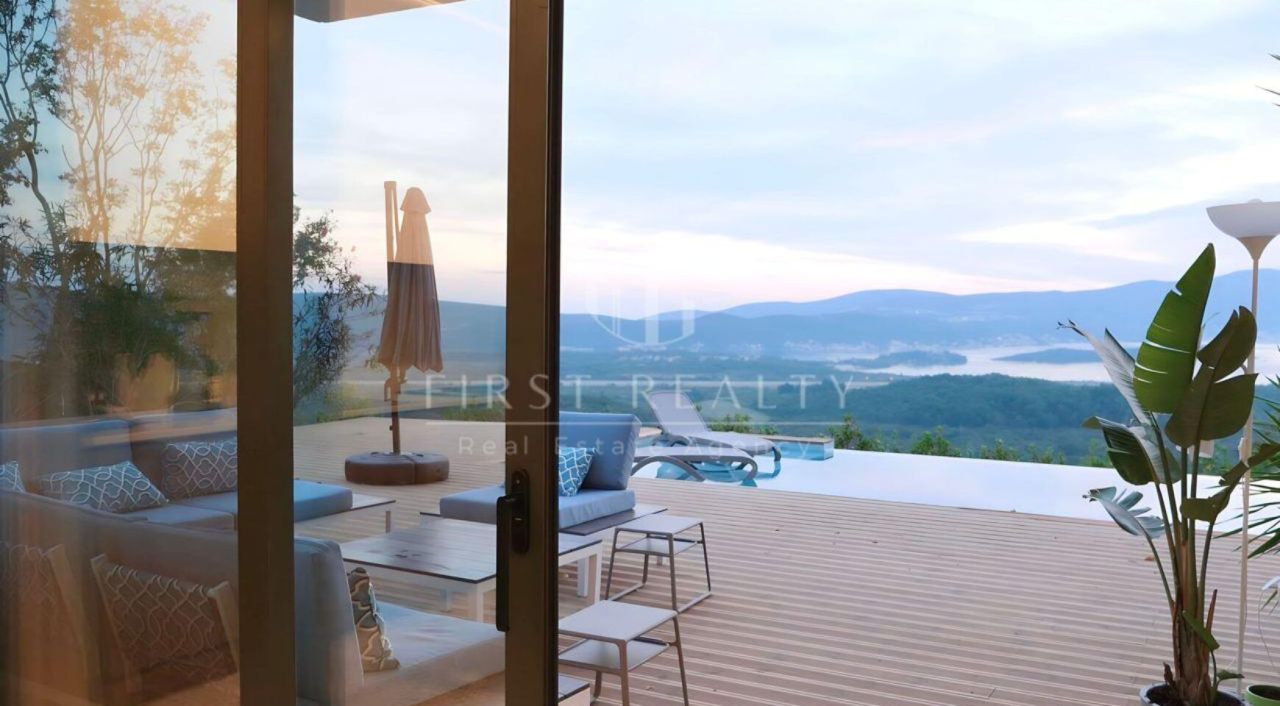 Вилла в Тивате, Черногория, 200 м² - фото 5