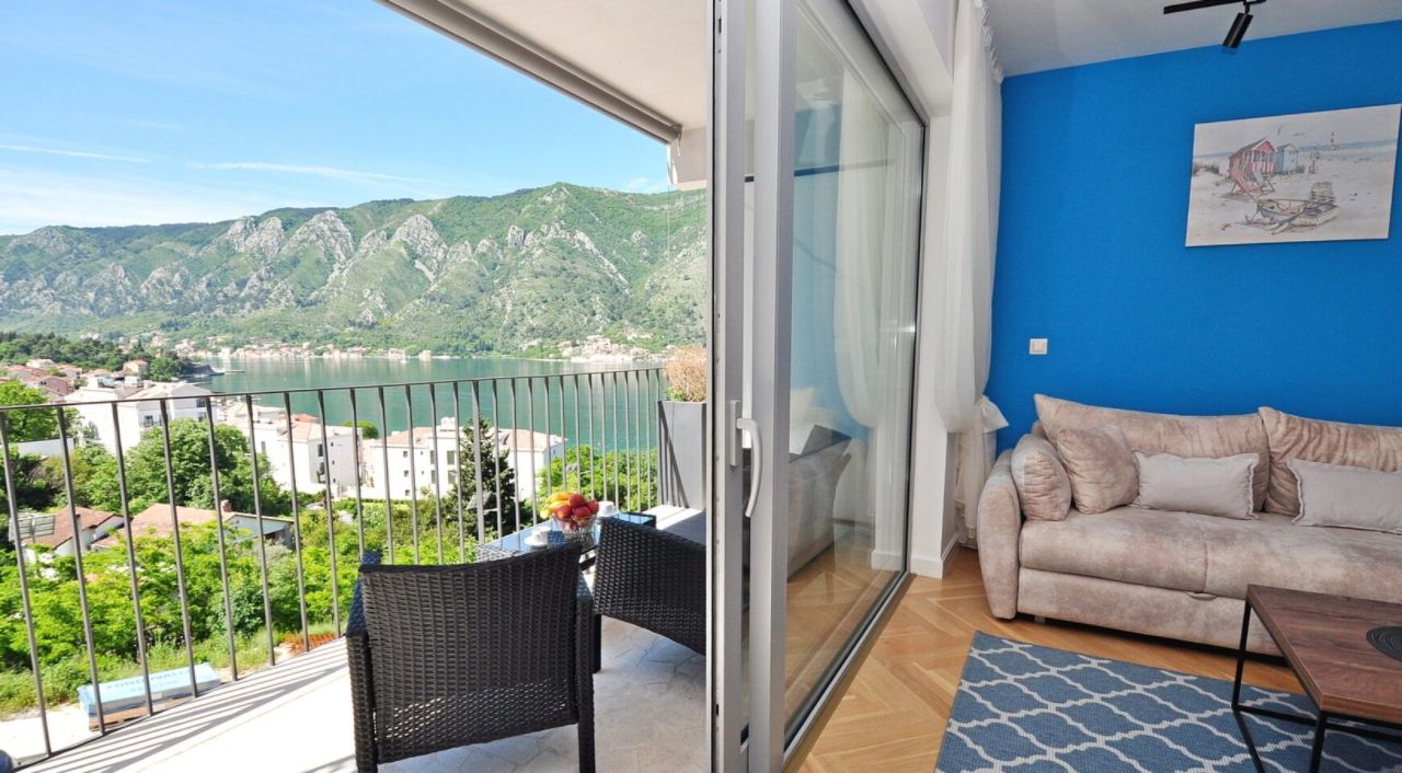 Апартаменты в Доброте, Черногория, 52 м² - фото 2