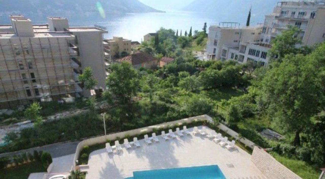 Квартира в Доброте, Черногория, 57 м² - фото 11